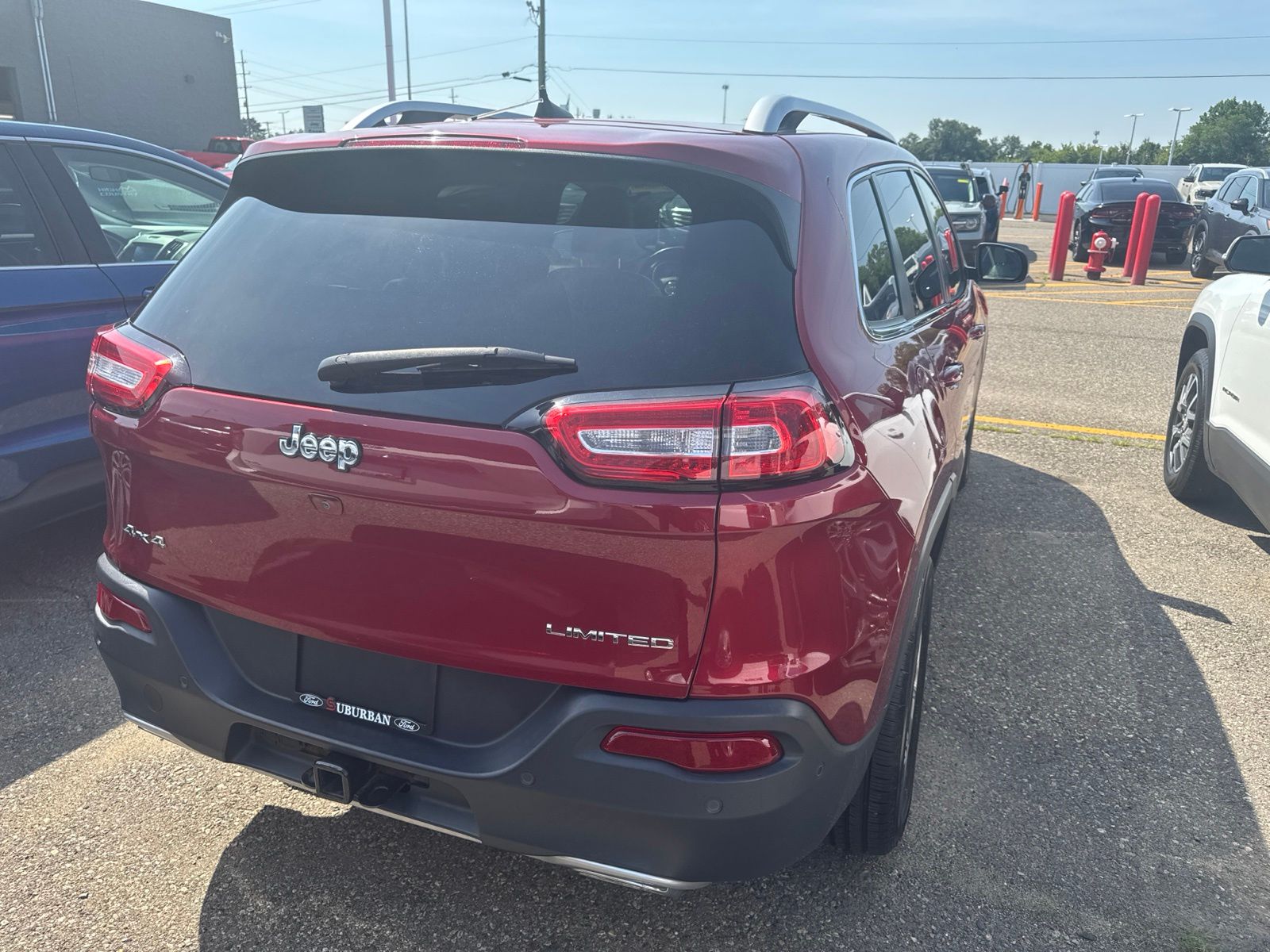 Thumbnail: 2016 Jeep Cherokee - 14