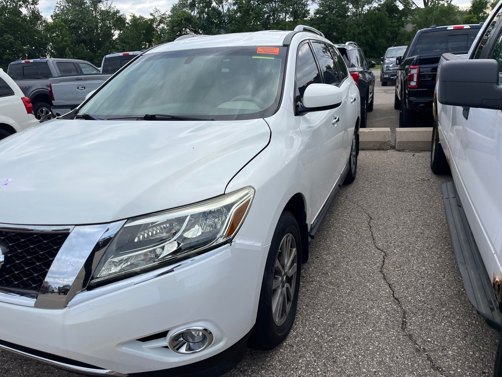 Thumbnail: 2014 Nissan Pathfinder - 4