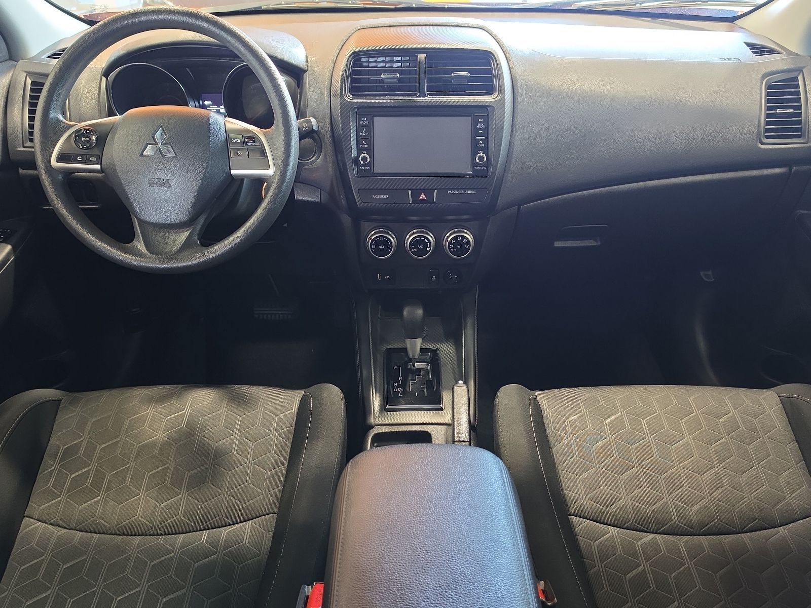 Thumbnail: 2020 Mitsubishi Outlander Sport - 24
