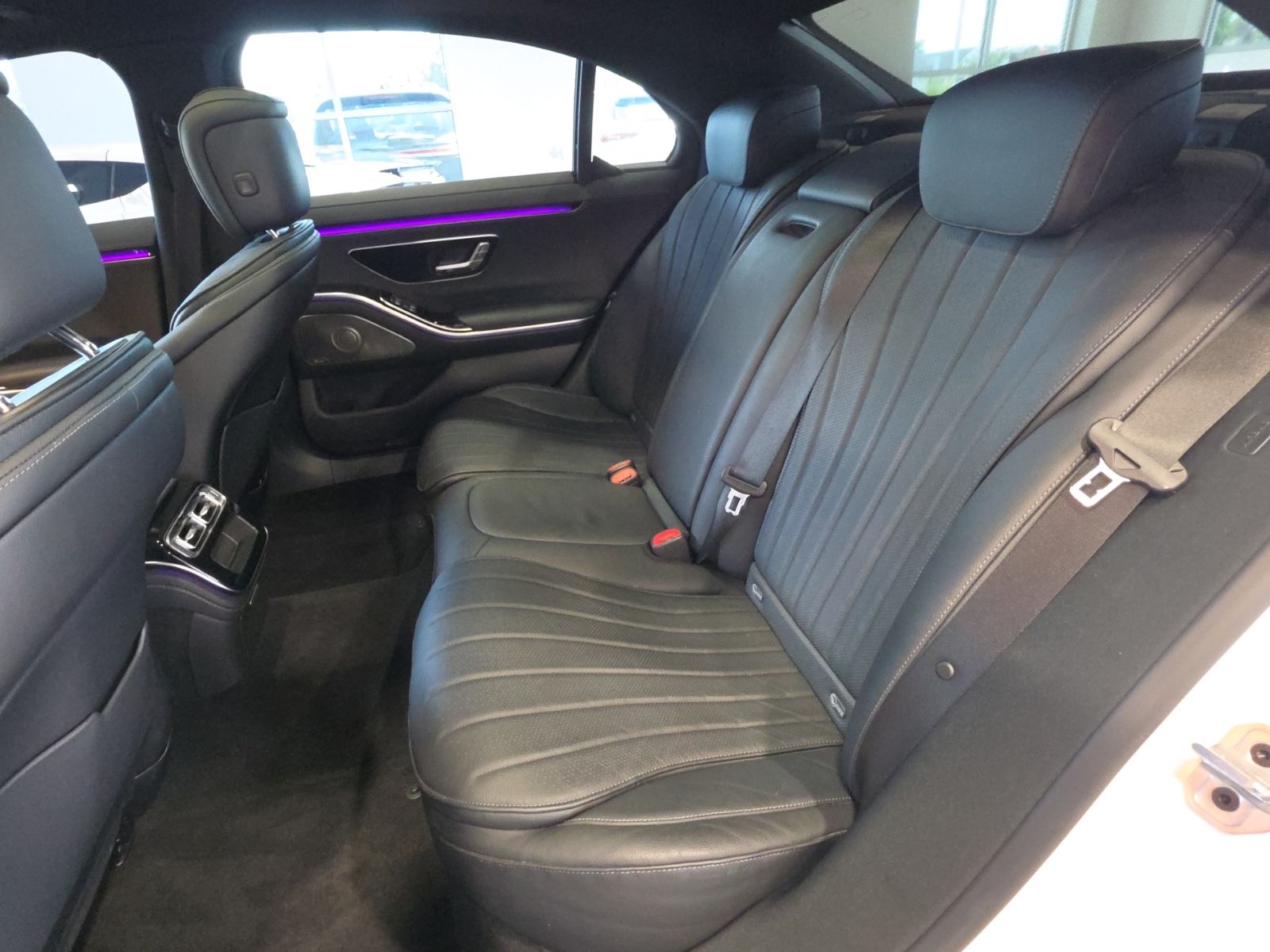Thumbnail: 2023 Mercedes-Benz S-Class - 32