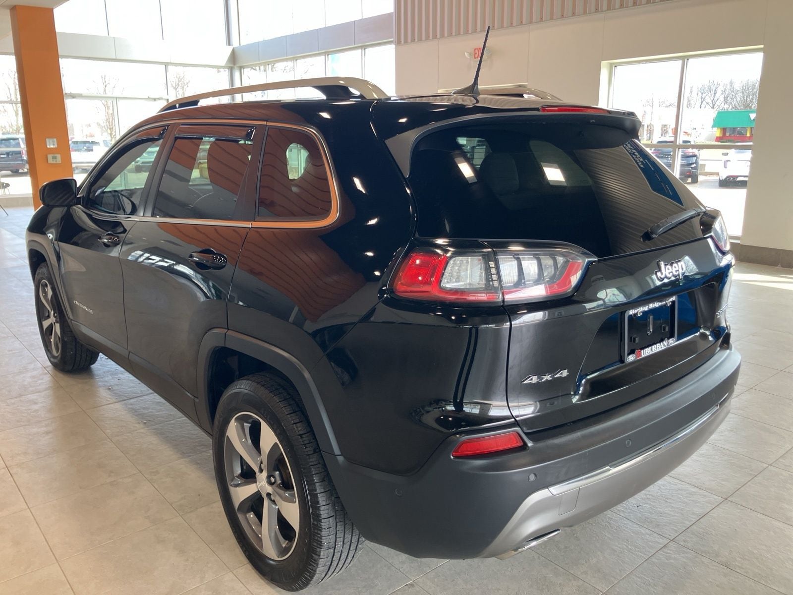Thumbnail: 2019 Jeep Cherokee - 7