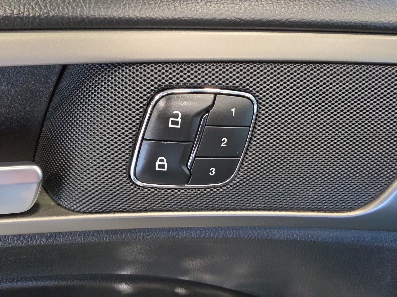 Thumbnail: 2014 Ford Fusion - 24
