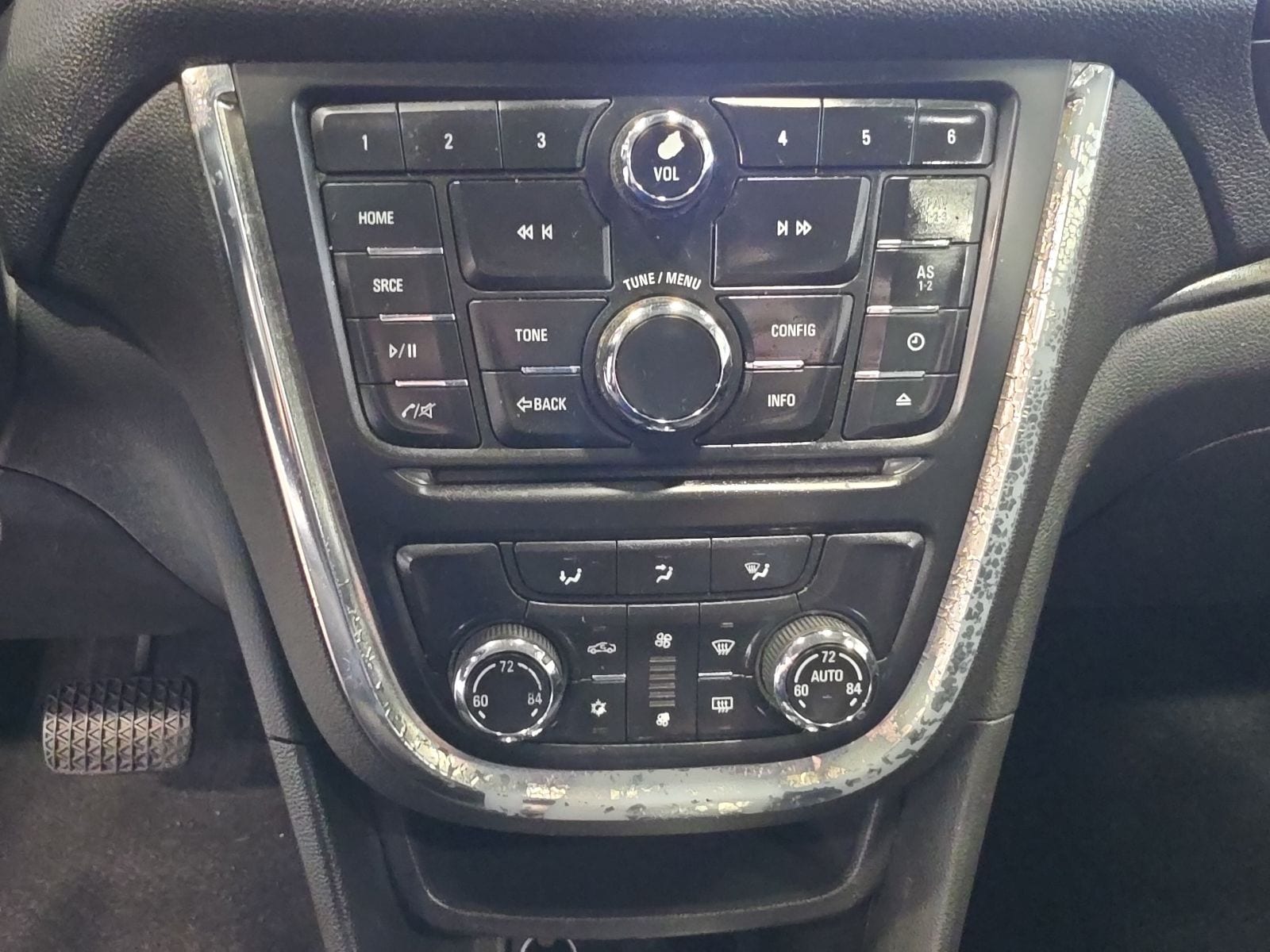 Thumbnail: 2015 Buick Encore - 21