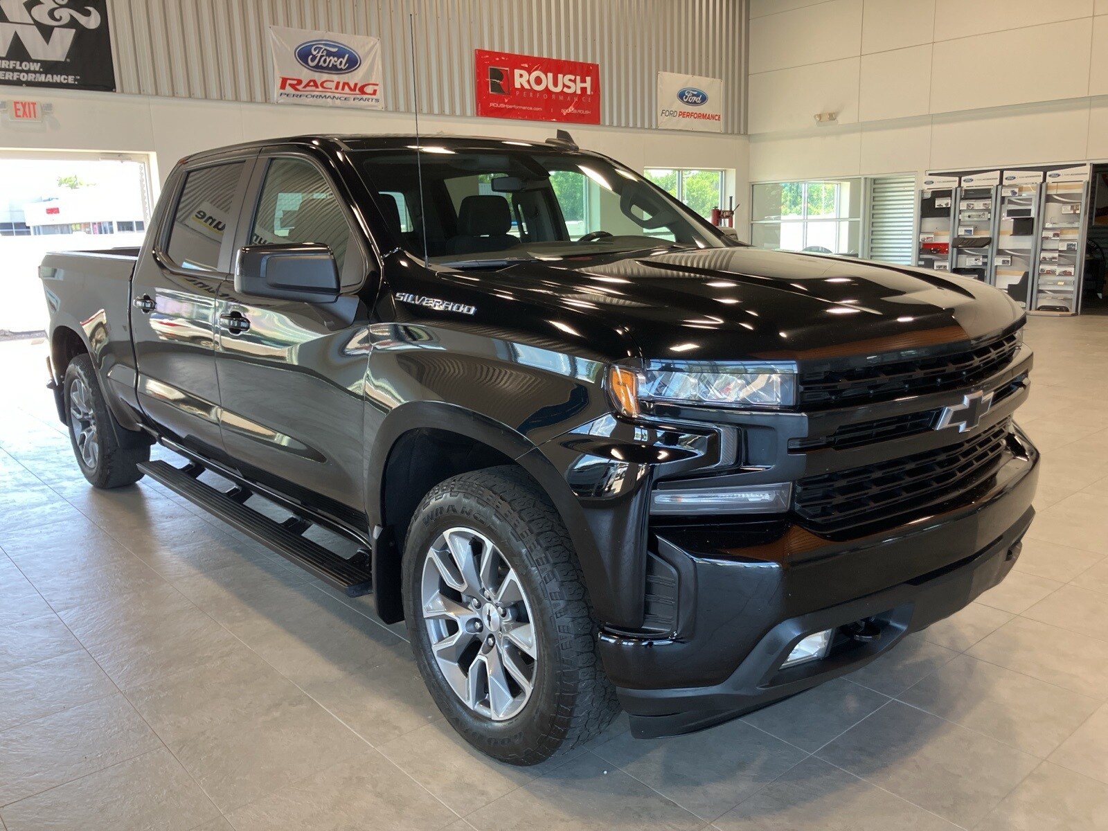 2021 Chevrolet Silverado 1500 RST photo 3