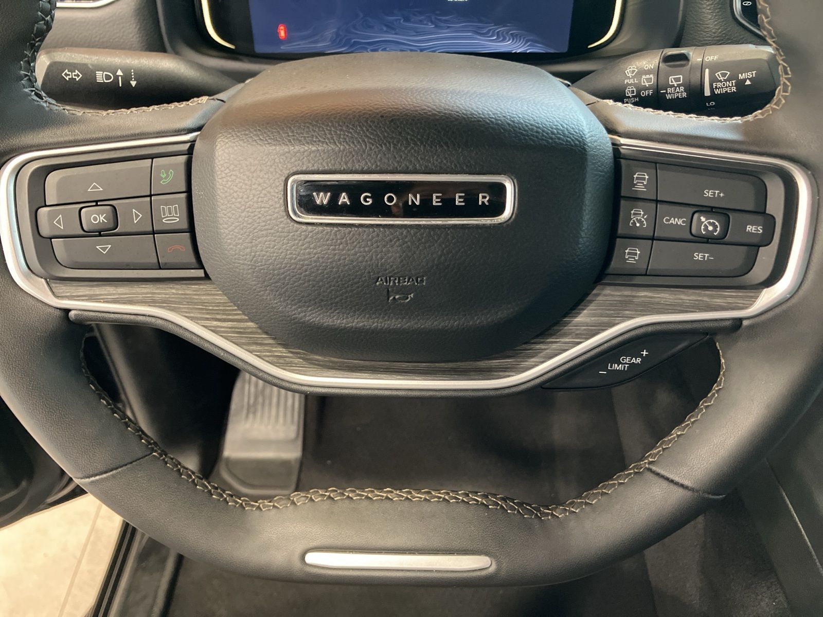 Thumbnail: 2024 Jeep Wagoneer - 17