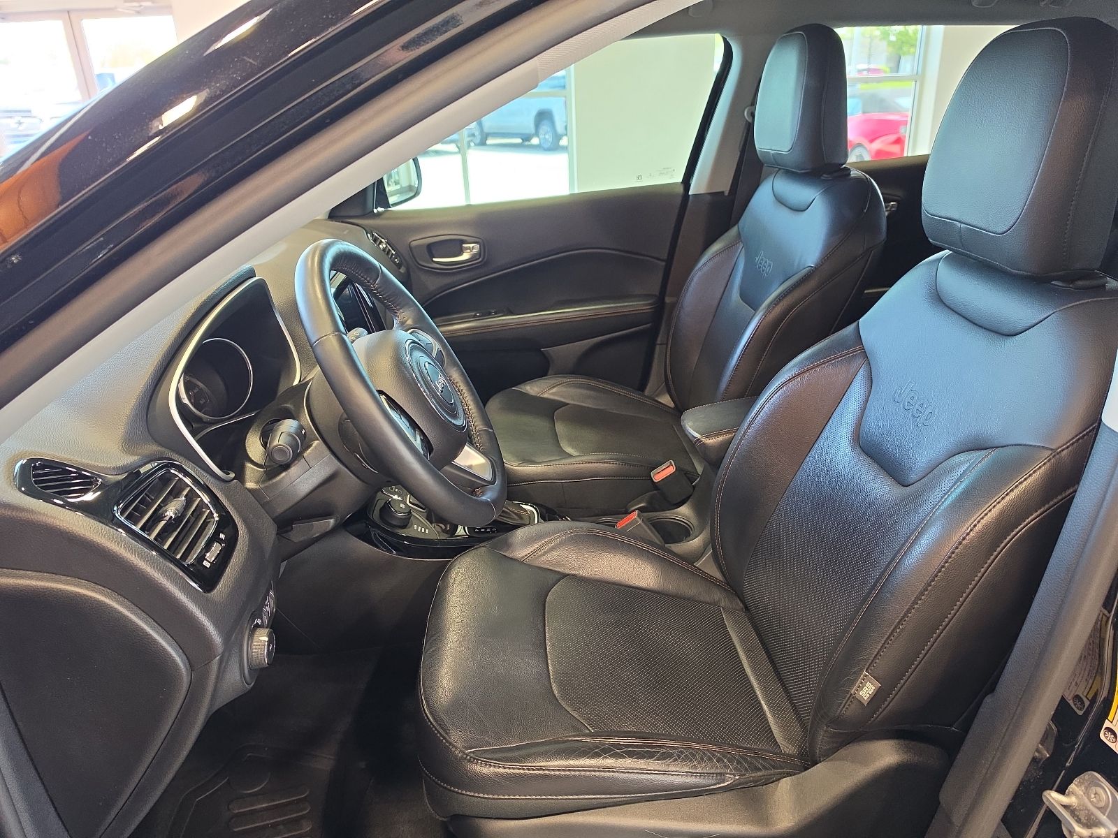 Thumbnail: 2018 Jeep Compass - 15