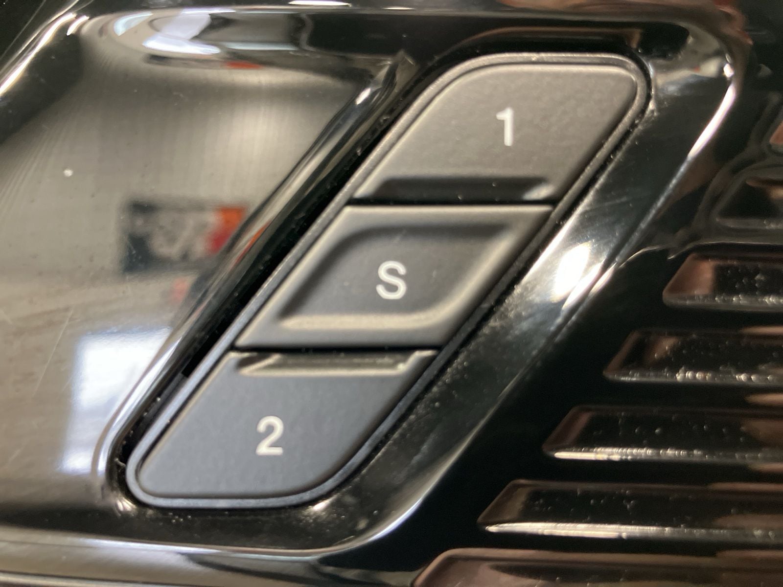 Thumbnail: 2024 Jeep Wagoneer - 14