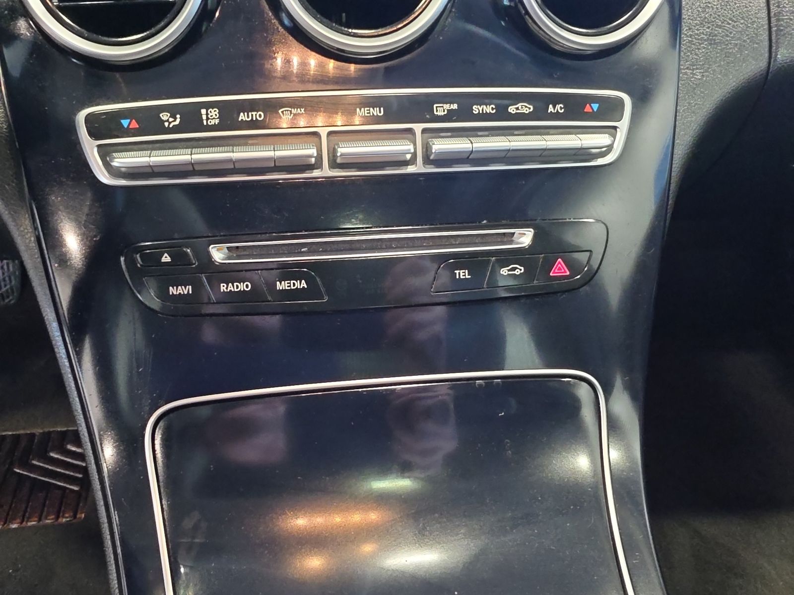 Thumbnail: 2016 Mercedes-Benz C-Class - 27
