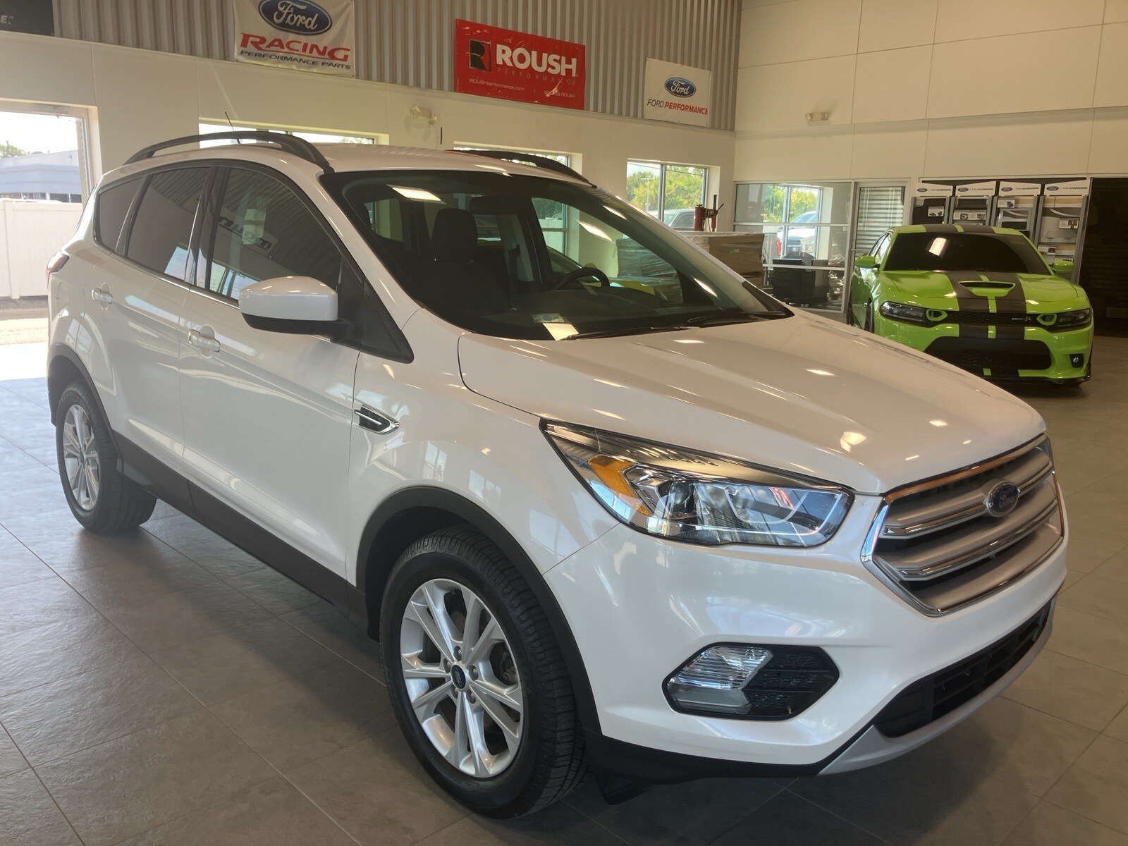 2019 Ford Escape SEL photo 3