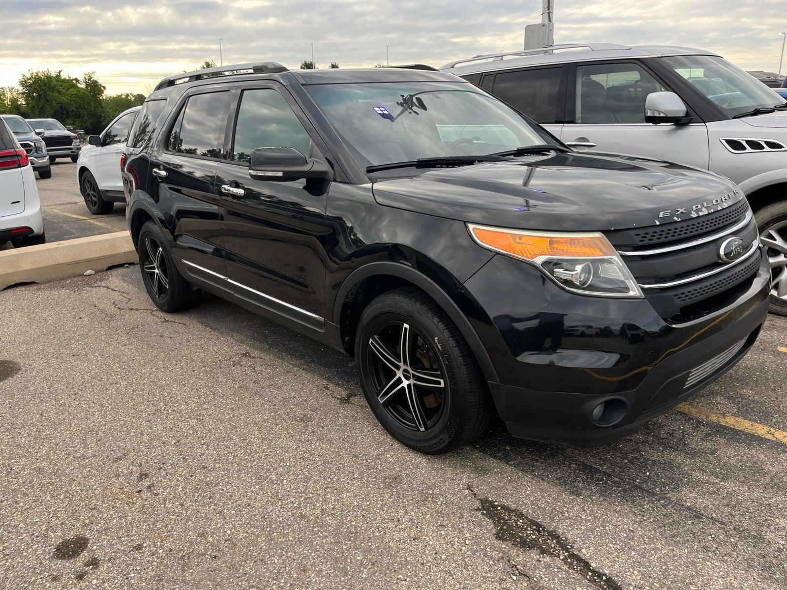 Thumbnail: 2015 Ford Explorer - 19