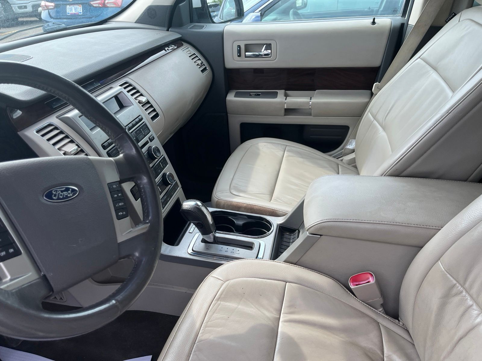 Thumbnail: 2010 Ford Flex - 28