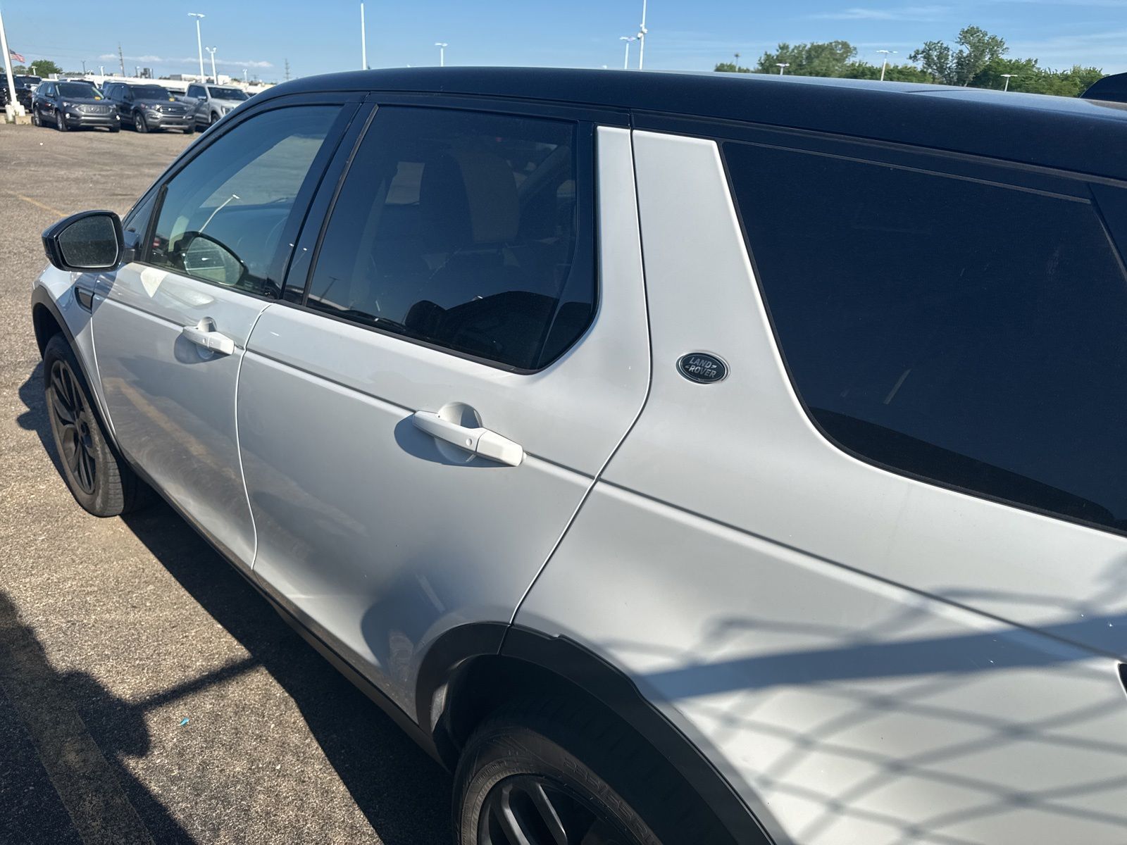 Thumbnail: 2019 Land Rover Discovery Sport - 17