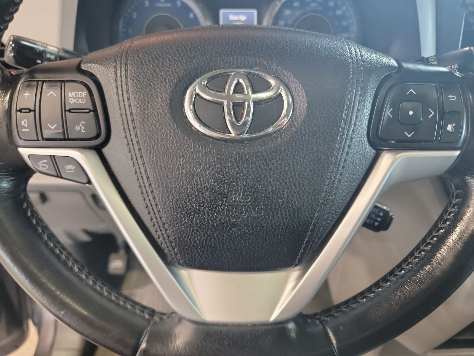 Thumbnail: 2016 Toyota Sienna - 20