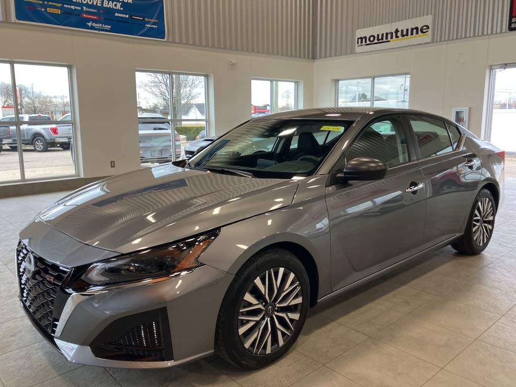 Used 2025 Nissan Altima 2.5 SV Sedan