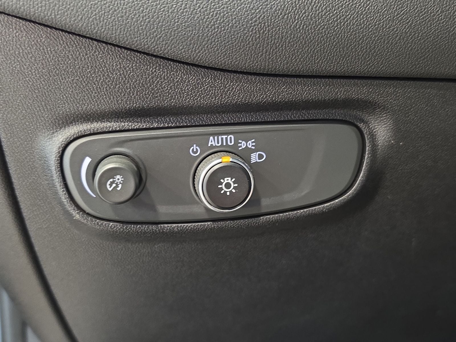 Thumbnail: 2018 Chevrolet Equinox - 18