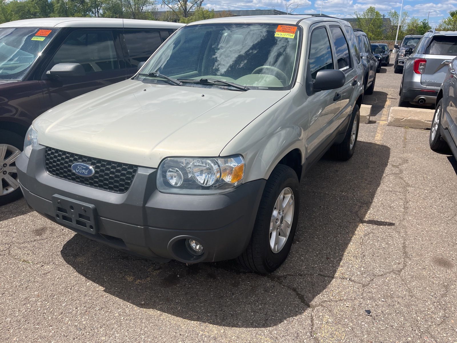 Thumbnail: 2005 Ford Escape - 3