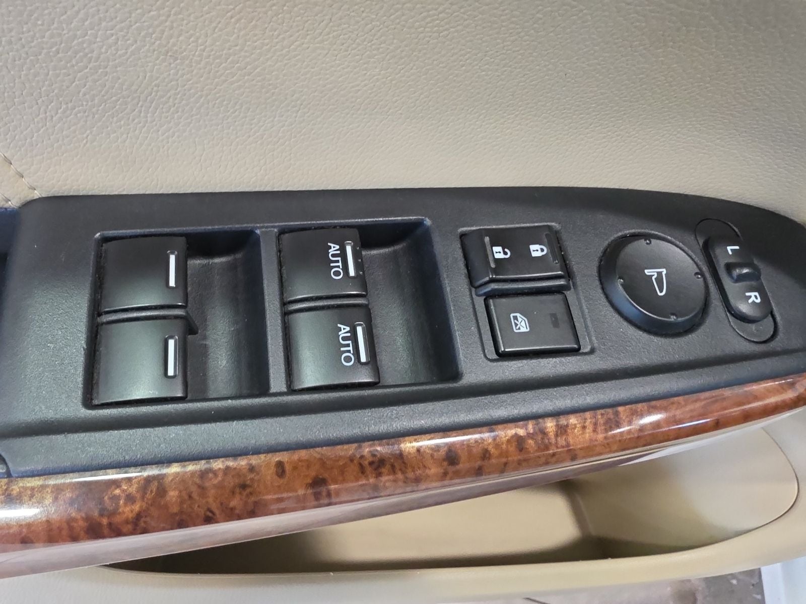 Thumbnail: 2011 Honda Accord - 18
