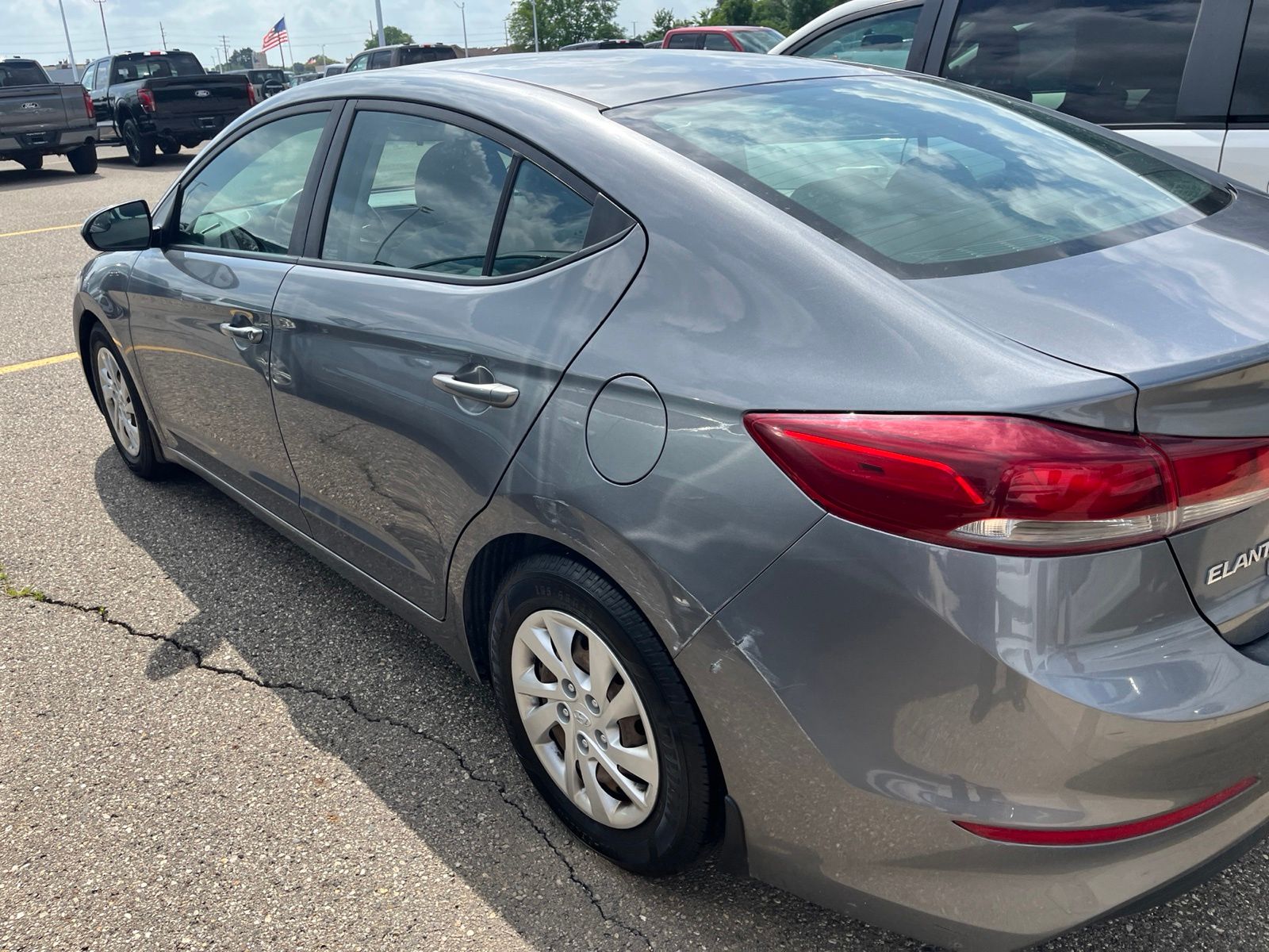 Thumbnail: 2018 Hyundai Elantra - 12