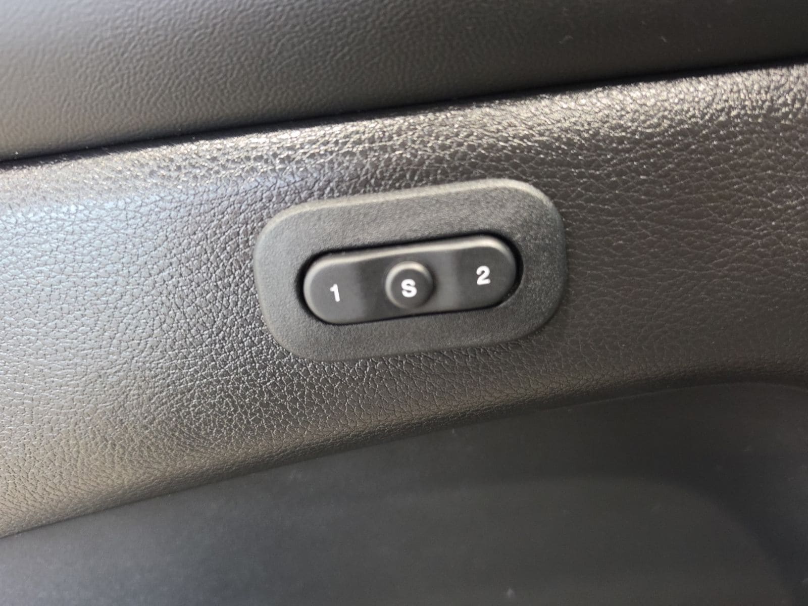 Thumbnail: 2021 Jeep Grand Cherokee - 17
