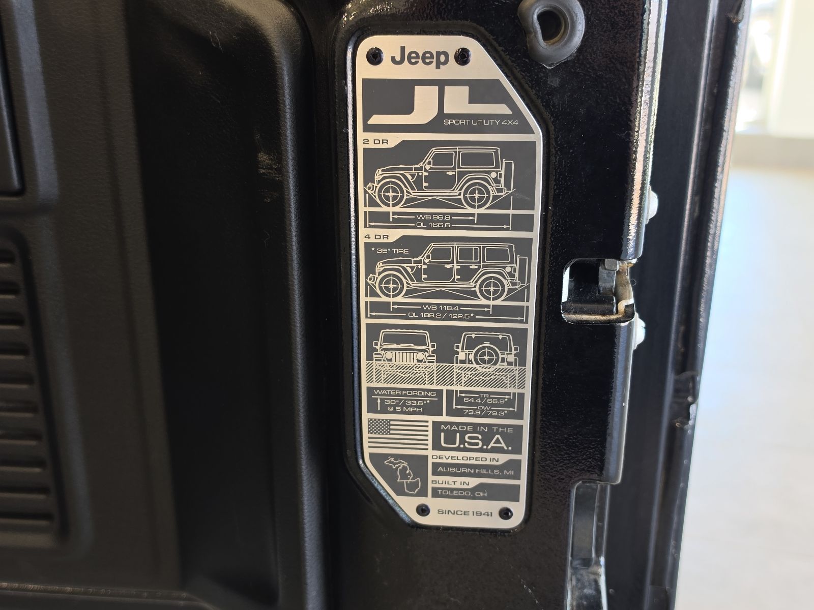Thumbnail: 2023 Jeep Wrangler - 29