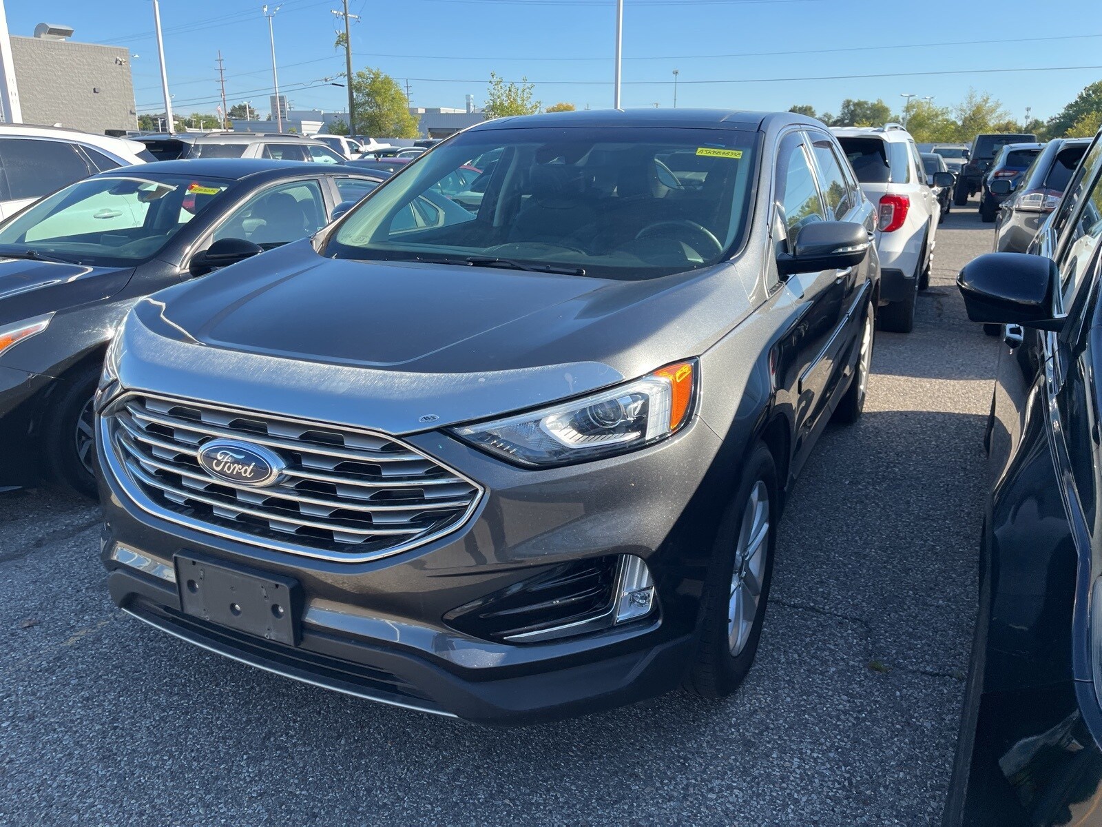 2019 Ford Edge SEL photo 2
