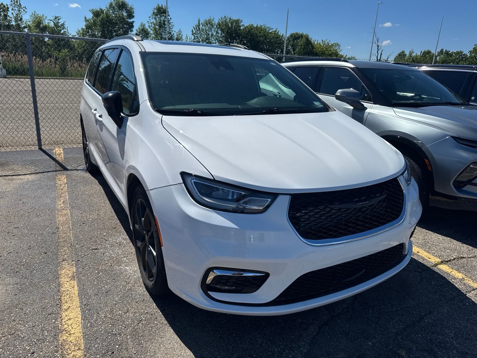 Thumbnail: 2025 Chrysler Pacifica - 29