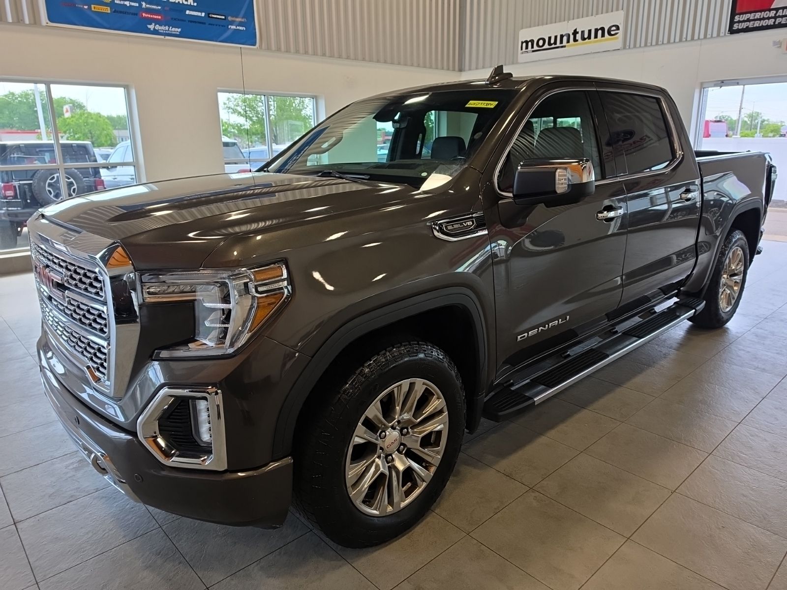 2019 GMC Sierra 4WD Crew Cab Short Box's photo