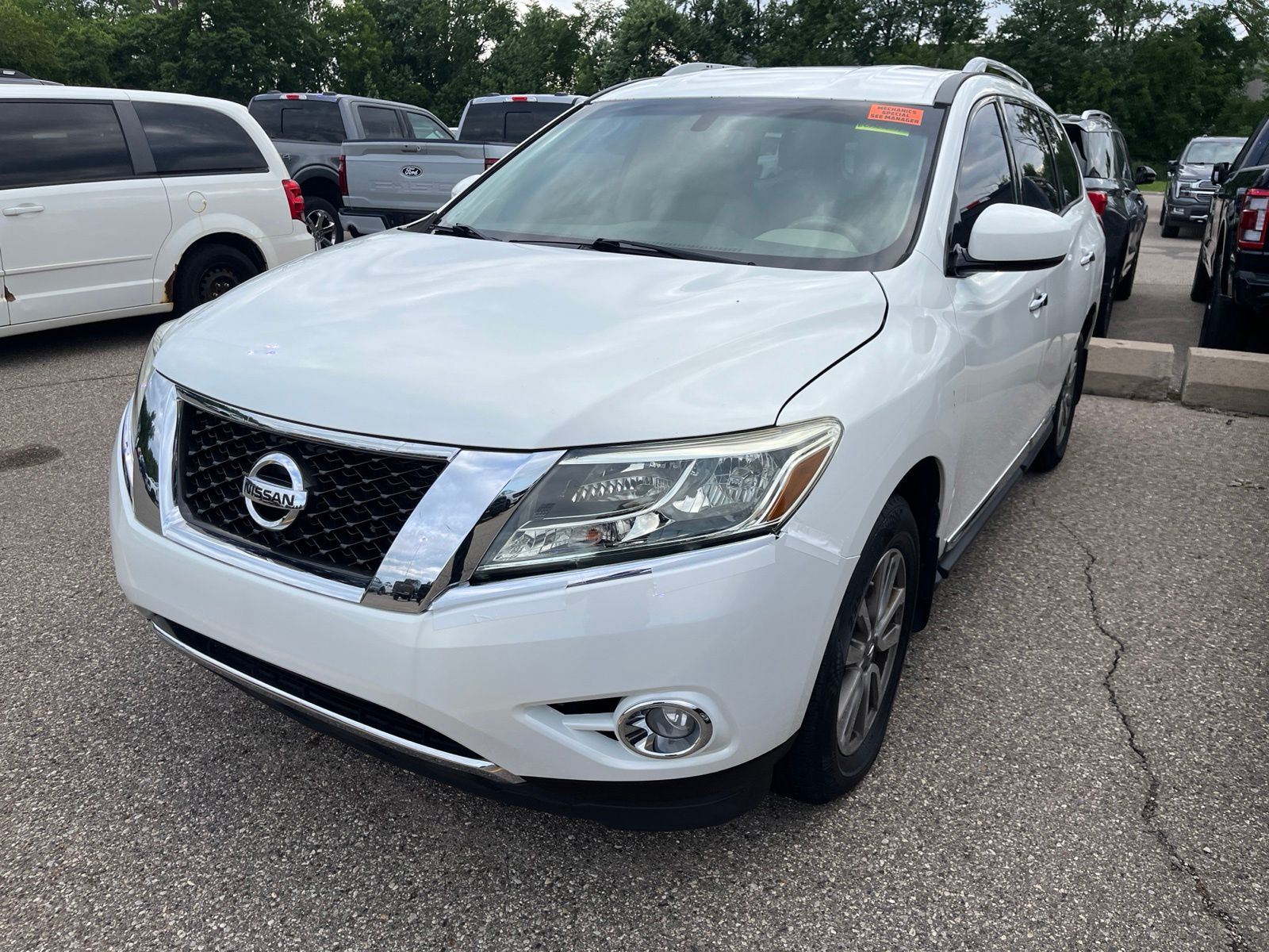 Thumbnail: 2014 Nissan Pathfinder - 2
