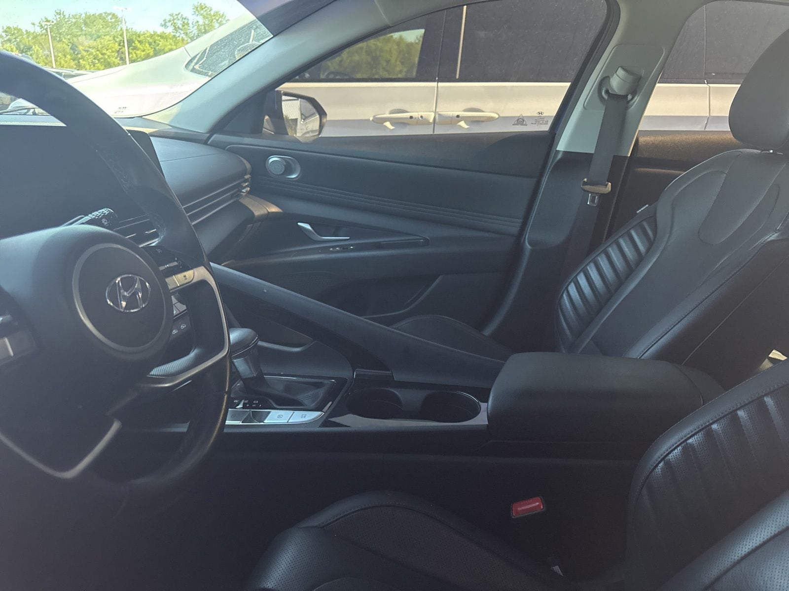 Thumbnail: 2023 Hyundai Elantra - 32