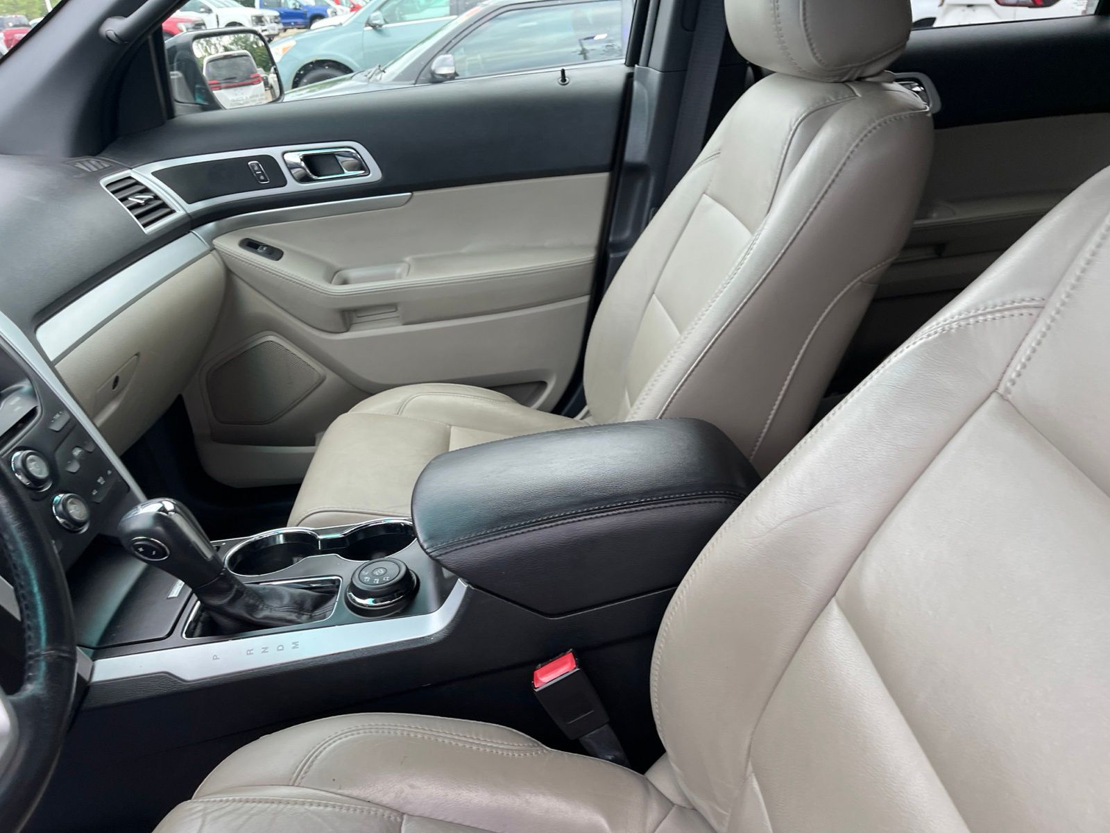 Thumbnail: 2015 Ford Explorer - 27