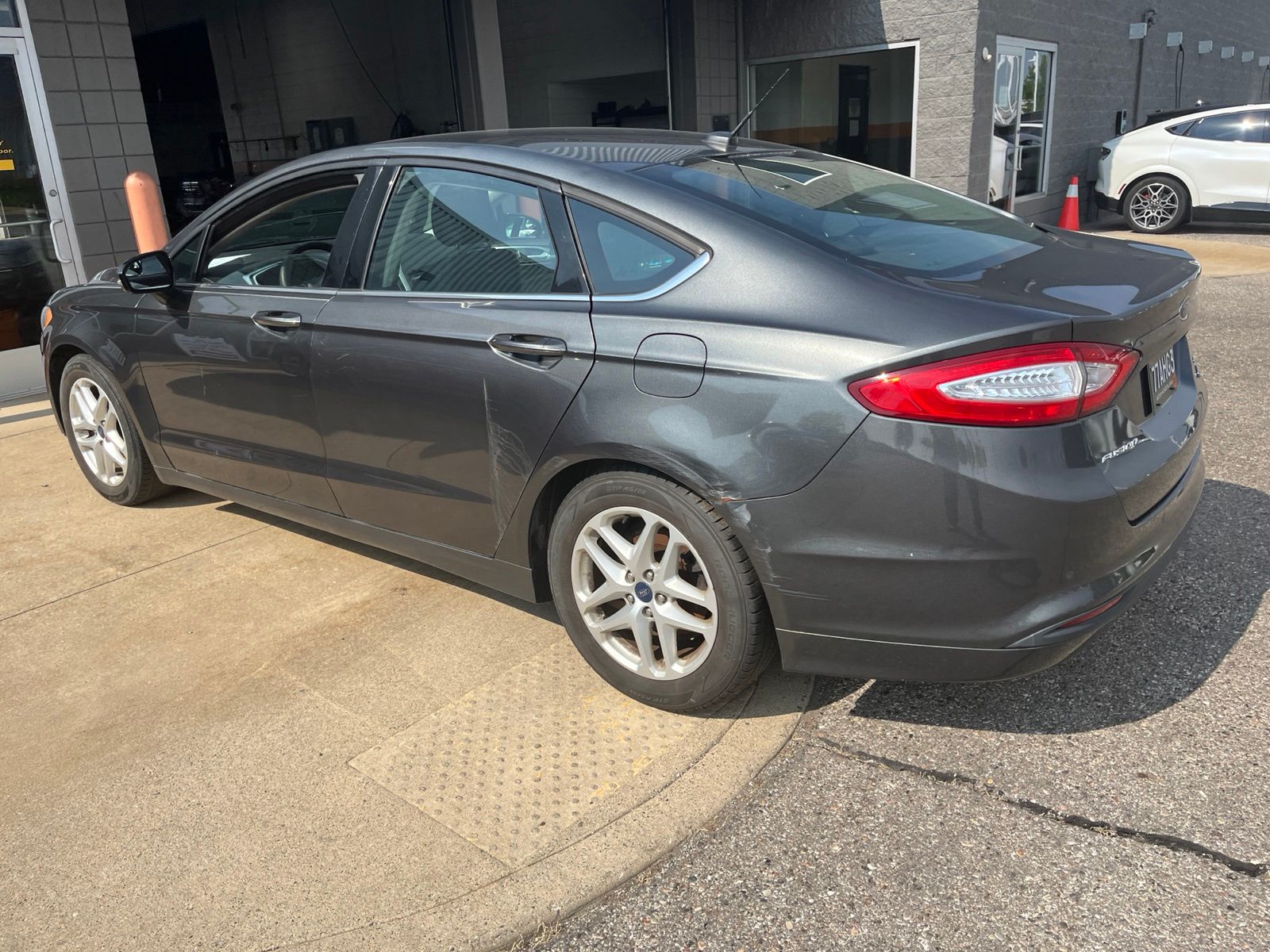Thumbnail: 2016 Ford Fusion - 10