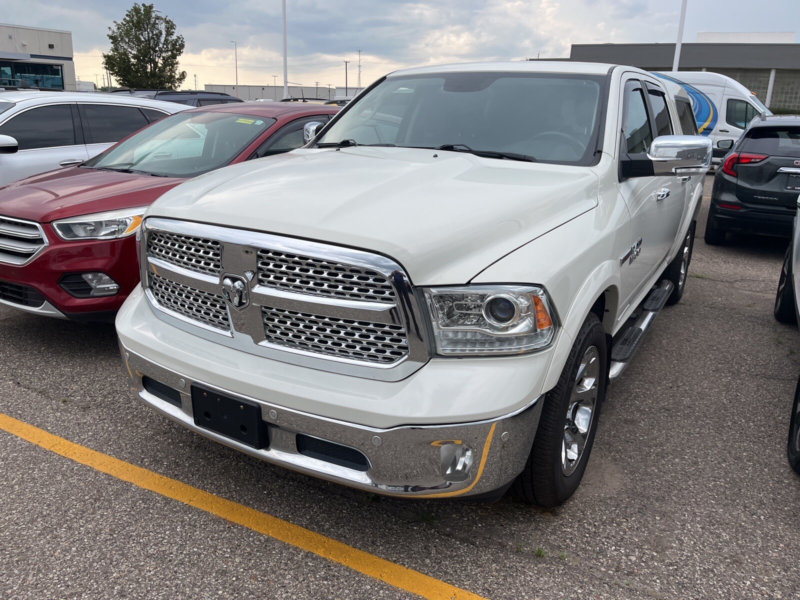 2017 Ram 1500 Laramie photo 3