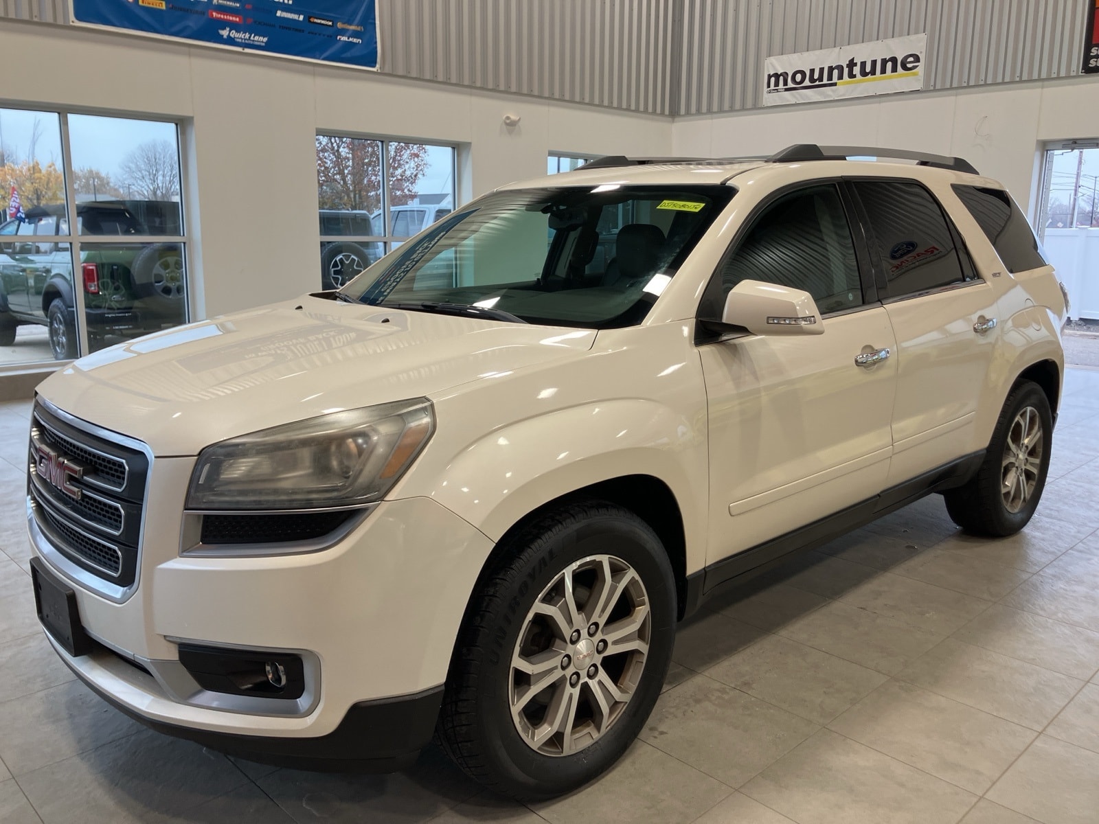2013 GMC Acadia SL's photo