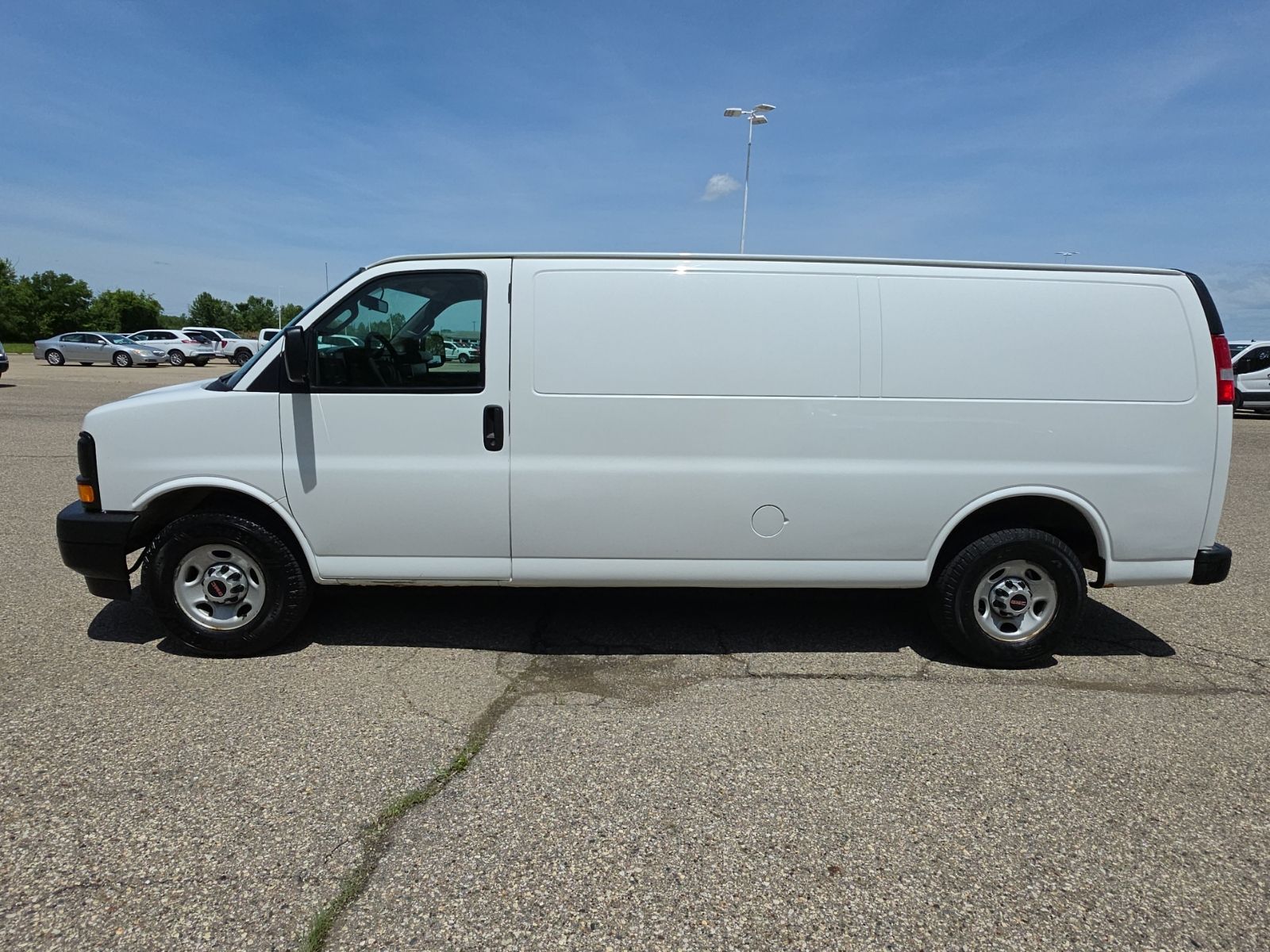 Thumbnail: 2017 GMC Savana - 12