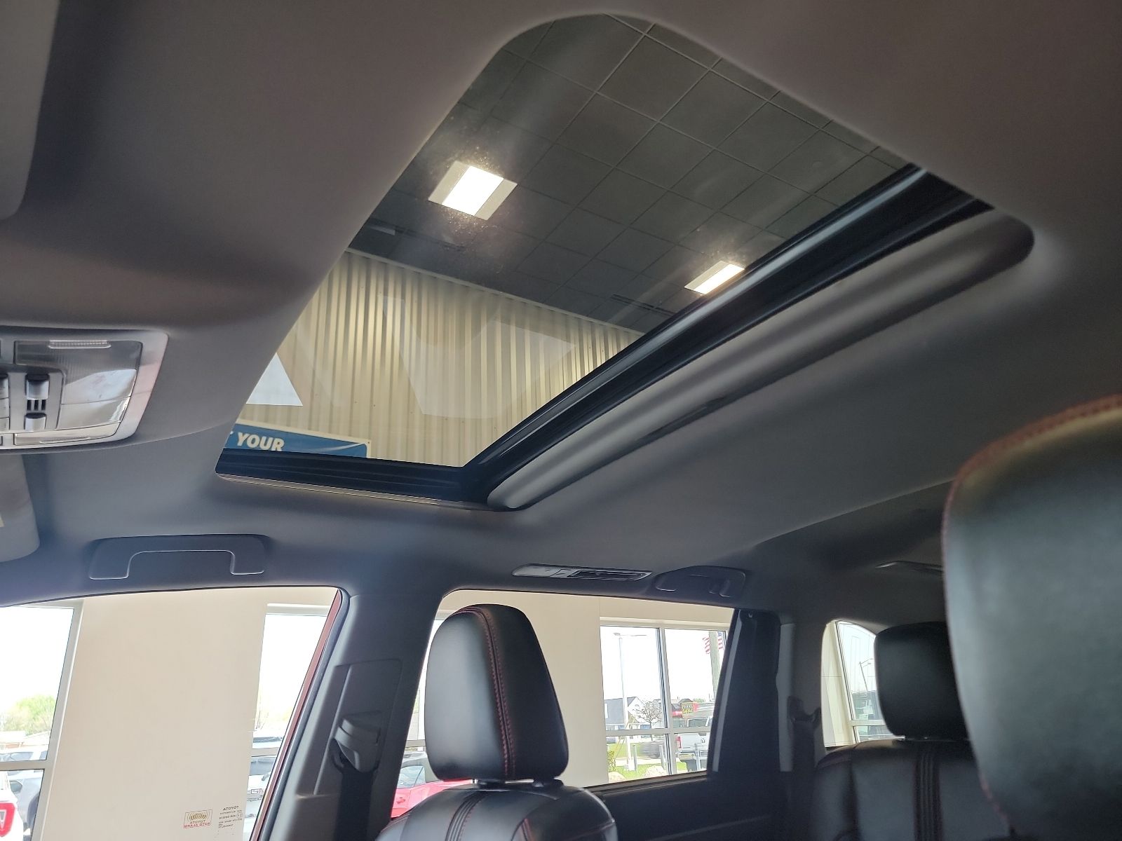 Thumbnail: 2019 Toyota Highlander - 15