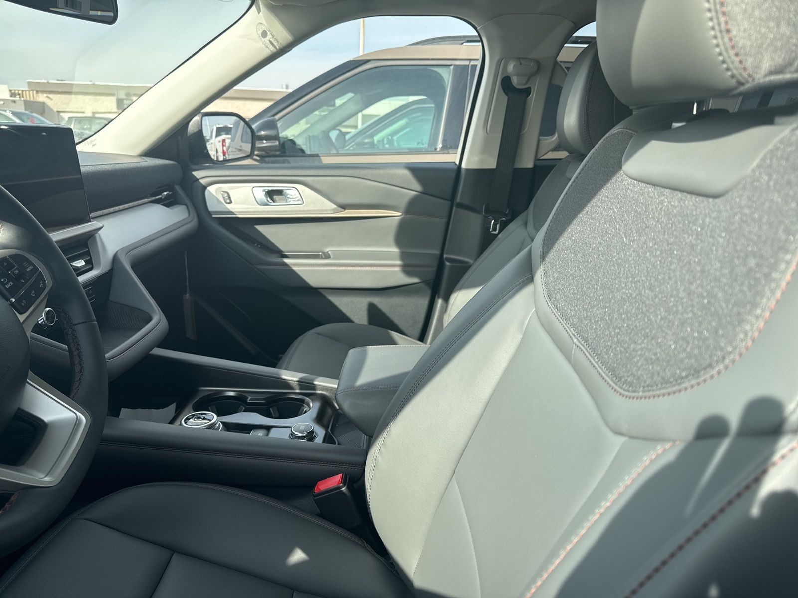 Thumbnail: 2026 Ford Explorer - 25