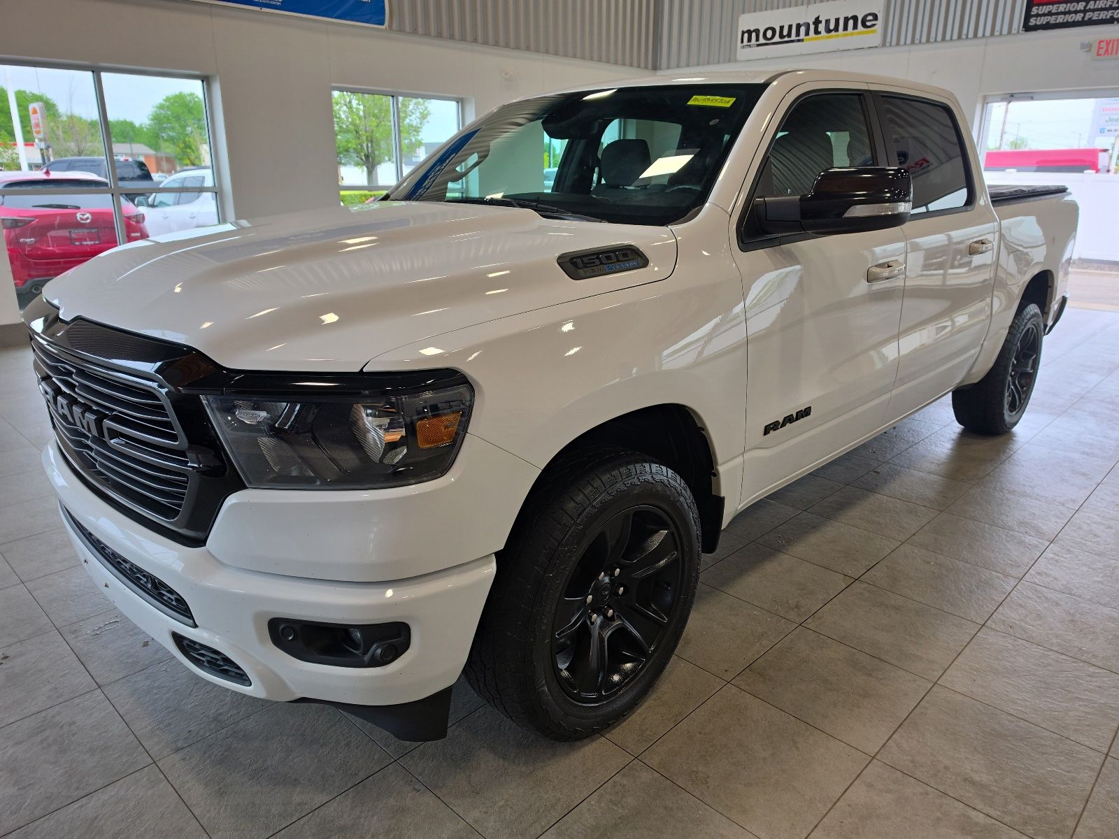 2021 RAM 1500 Big Horn/Lone Star 4x4 Crew Cab 5'7's photo