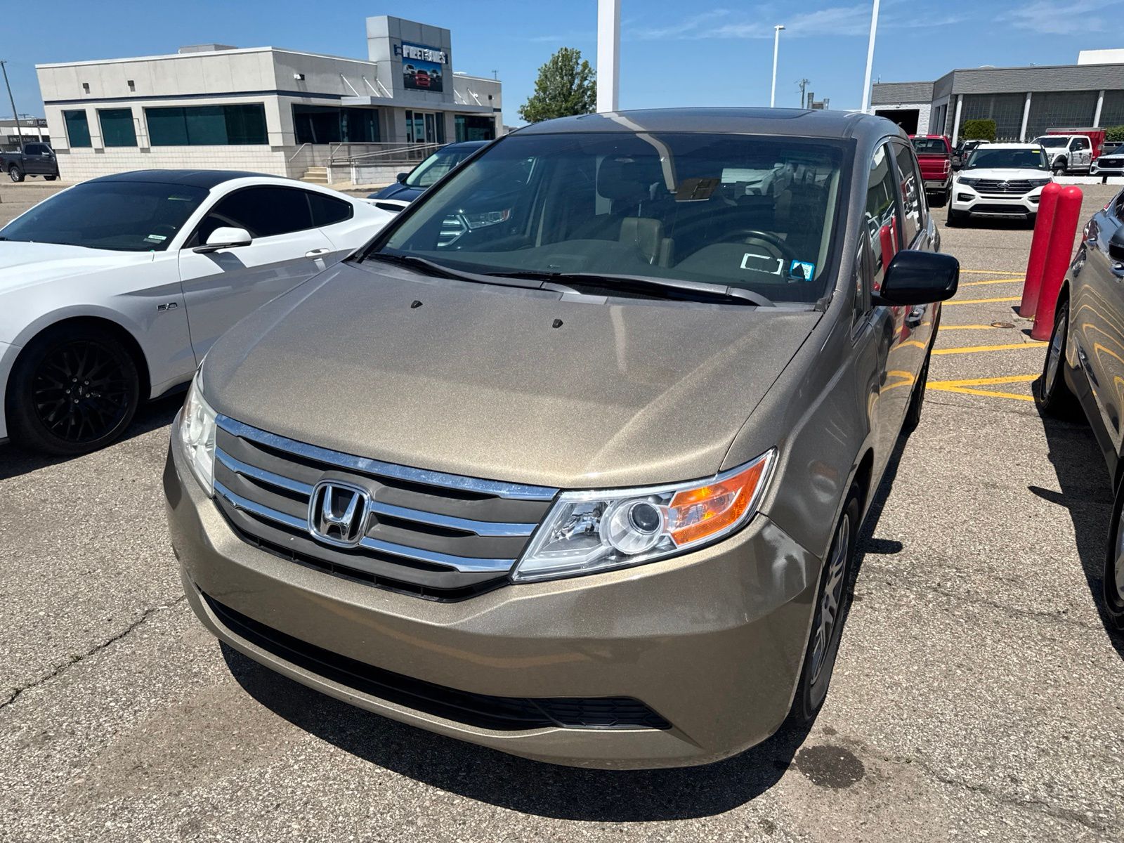 Thumbnail: 2011 Honda Odyssey - 21