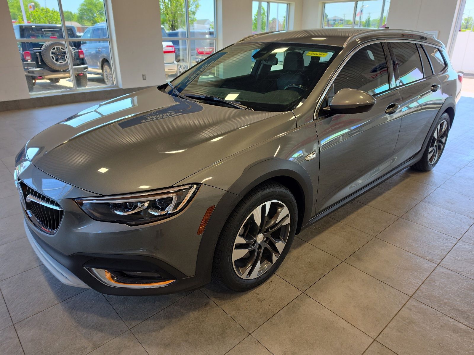 2019 Buick Regal Essence AWD's photo