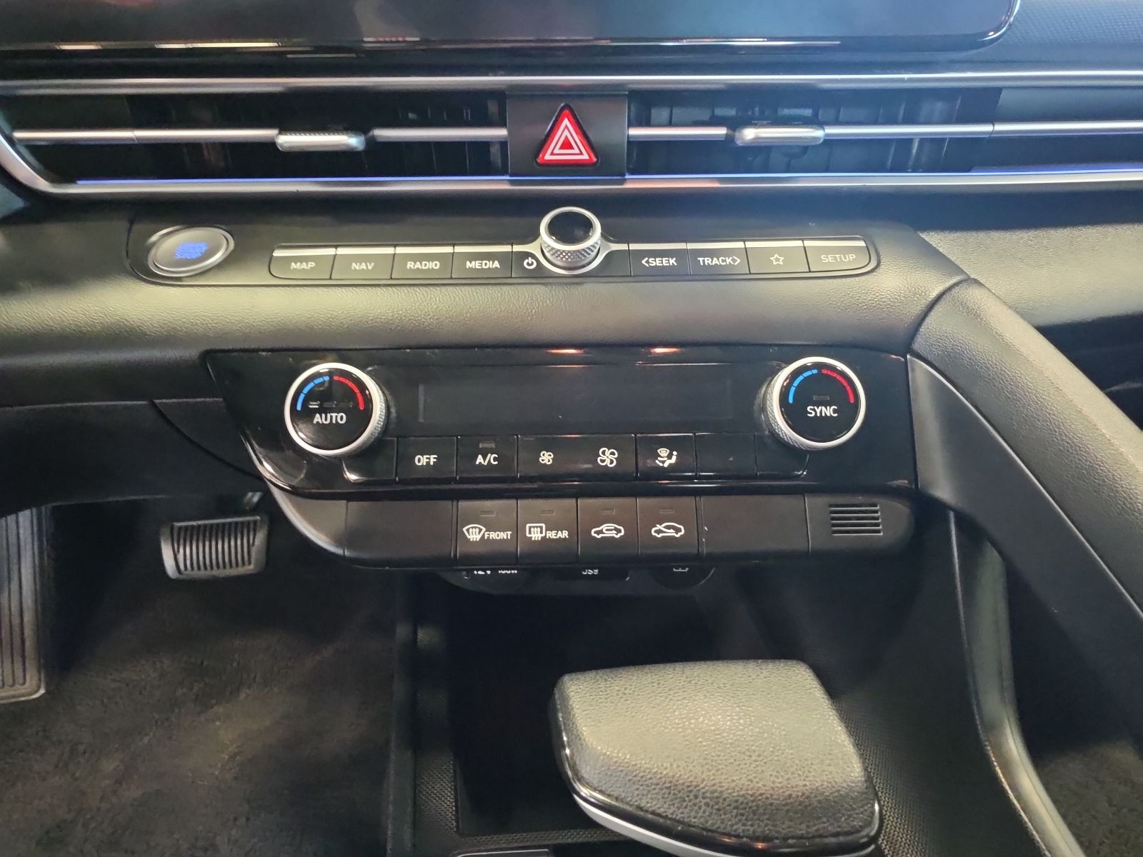 Thumbnail: 2024 Hyundai Elantra - 24