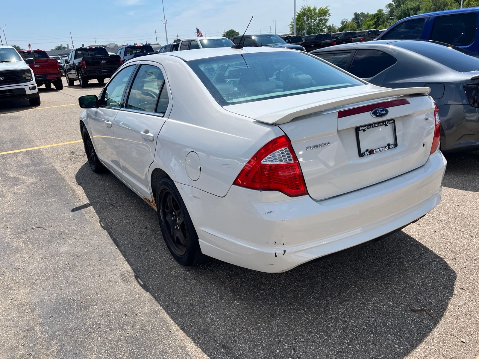 Thumbnail: 2010 Ford Fusion - 10