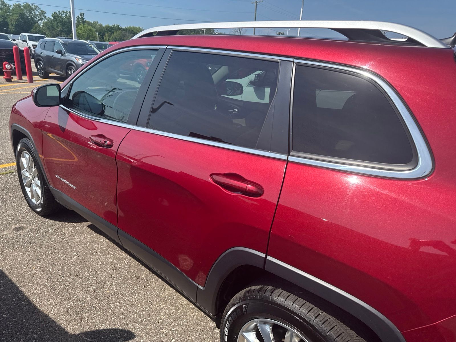 Thumbnail: 2016 Jeep Cherokee - 17