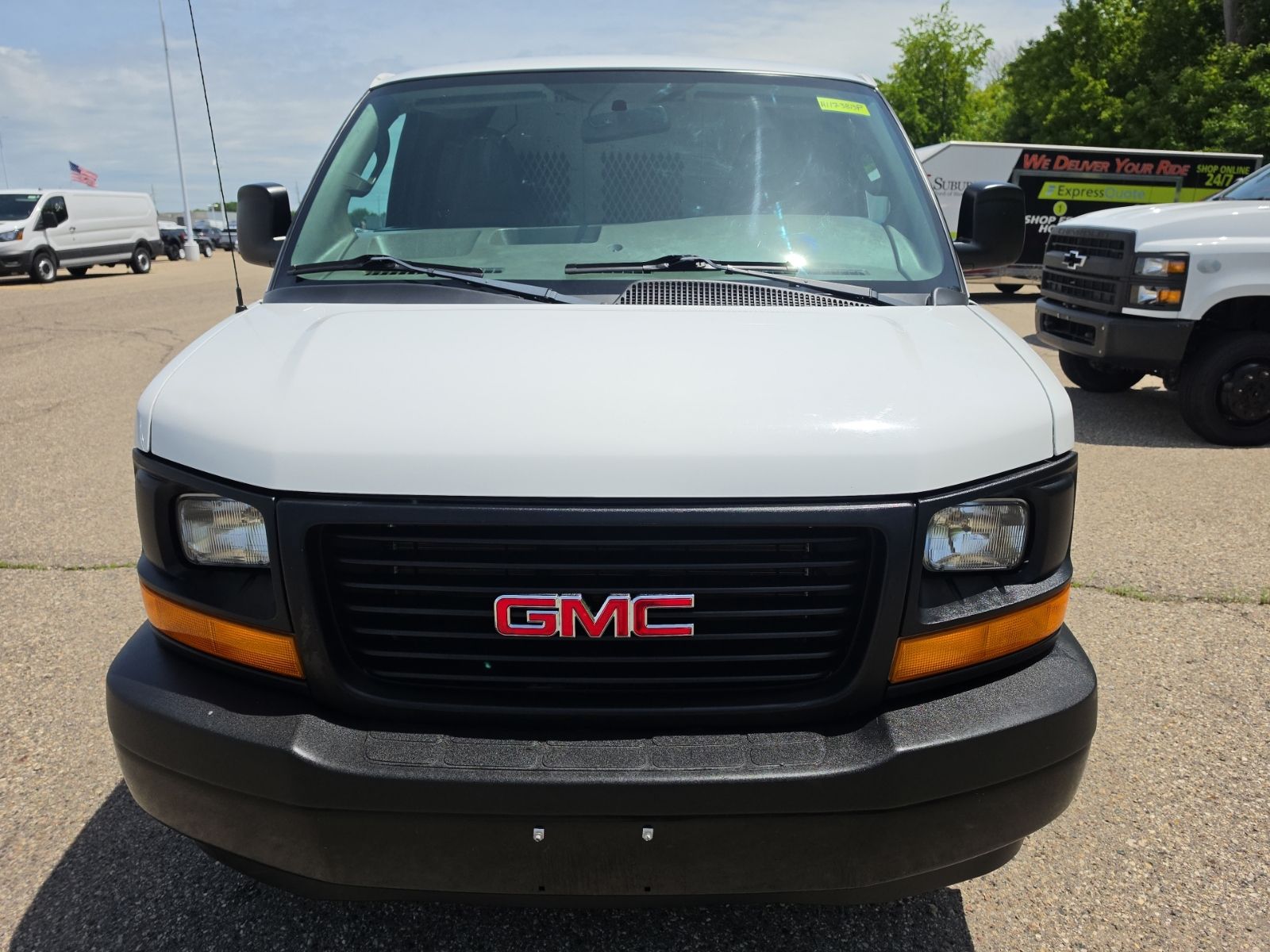 Thumbnail: 2017 GMC Savana - 3