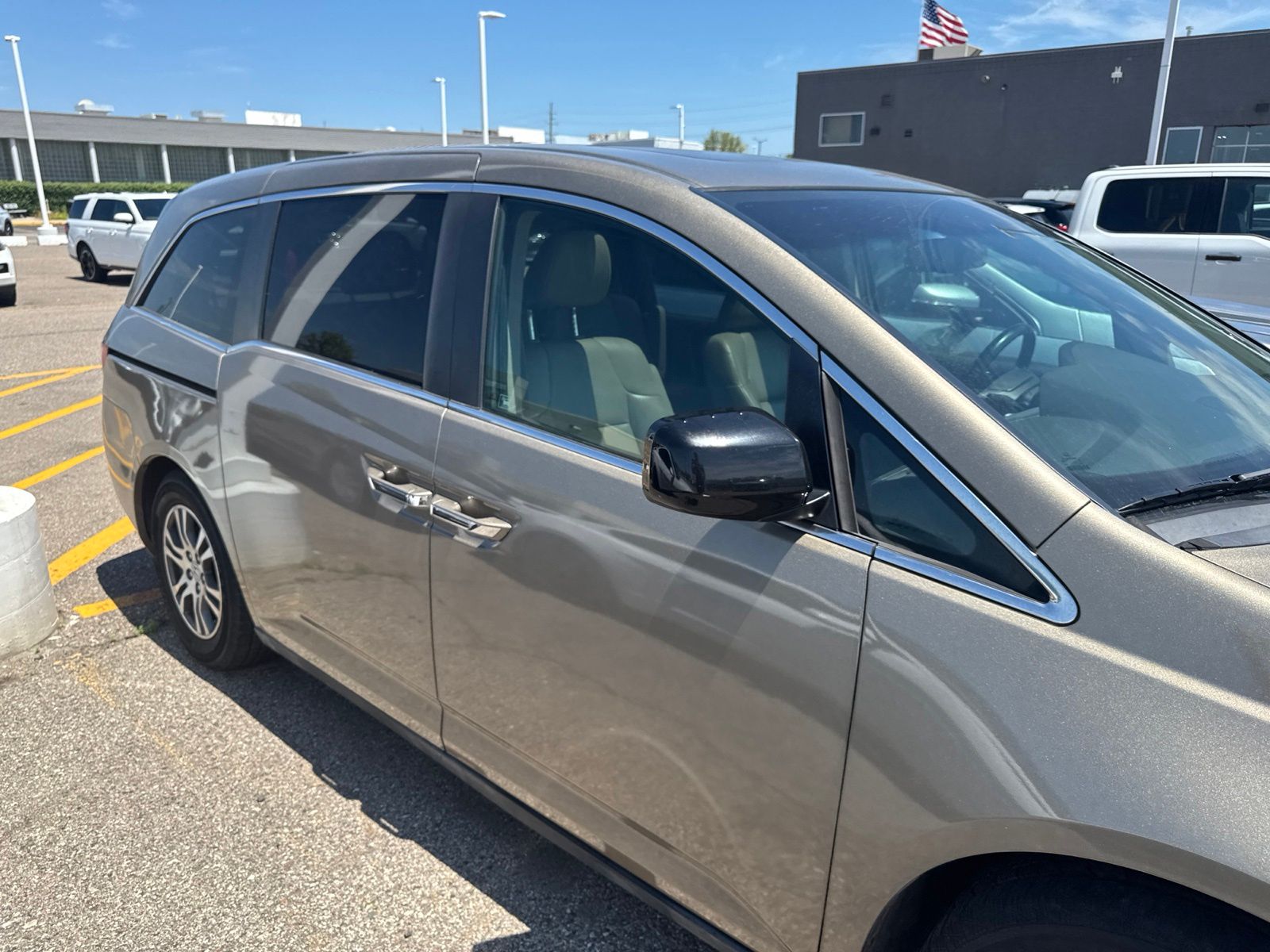 Thumbnail: 2011 Honda Odyssey - 23