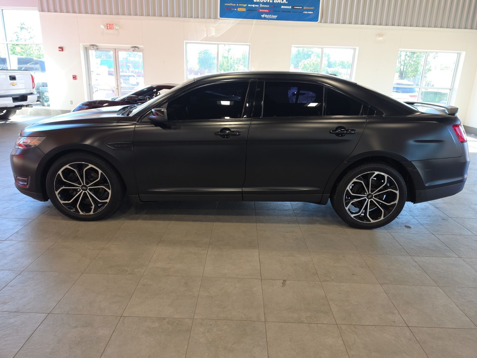 Thumbnail: 2018 Ford Taurus - 12