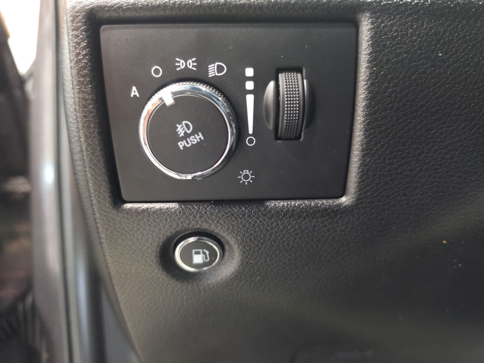 Thumbnail: 2021 Jeep Grand Cherokee - 19
