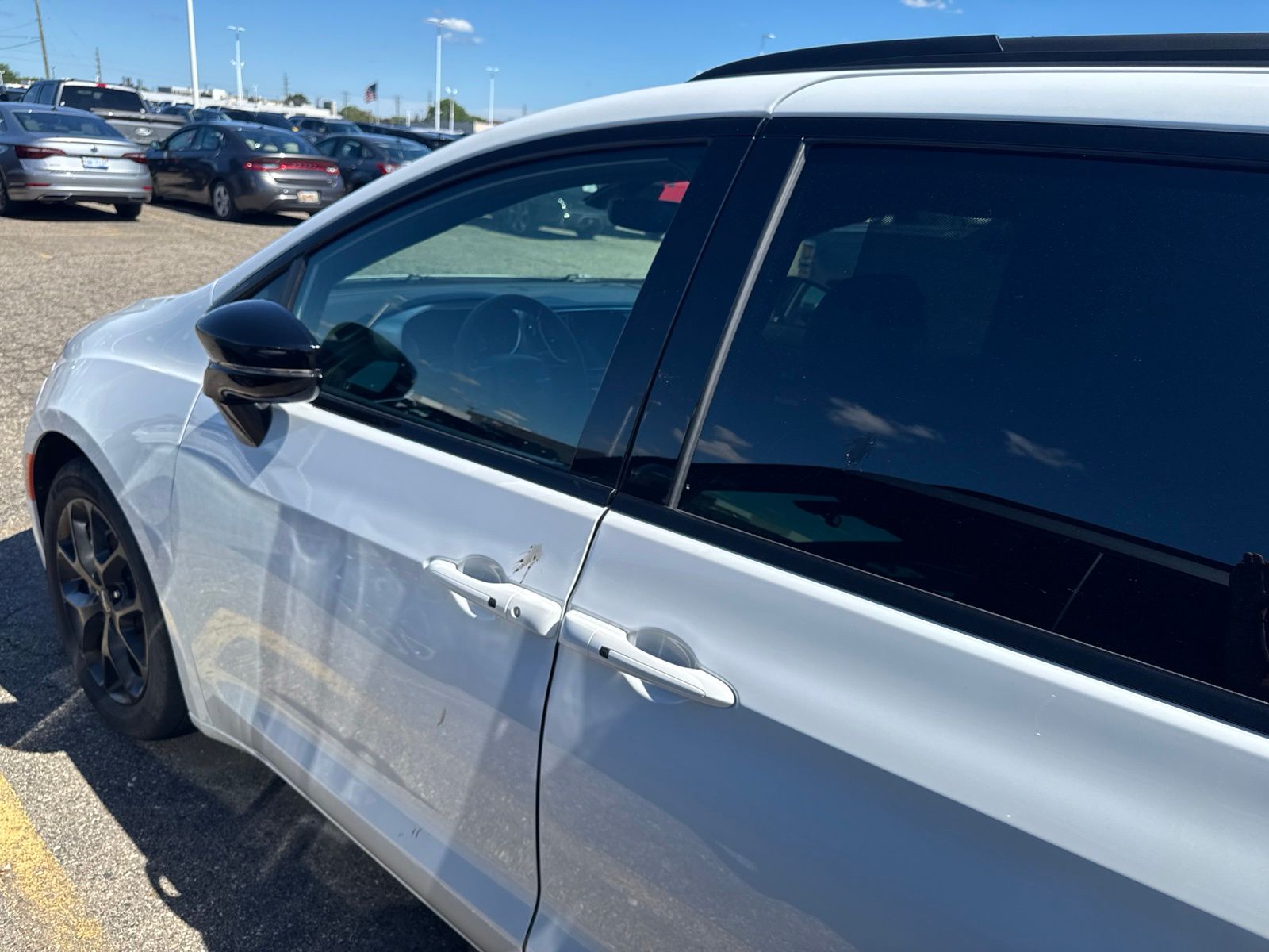 Thumbnail: 2025 Chrysler Pacifica - 15