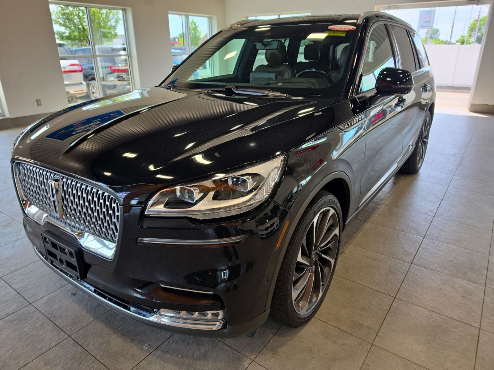 Thumbnail: 2020 Lincoln Aviator - 2