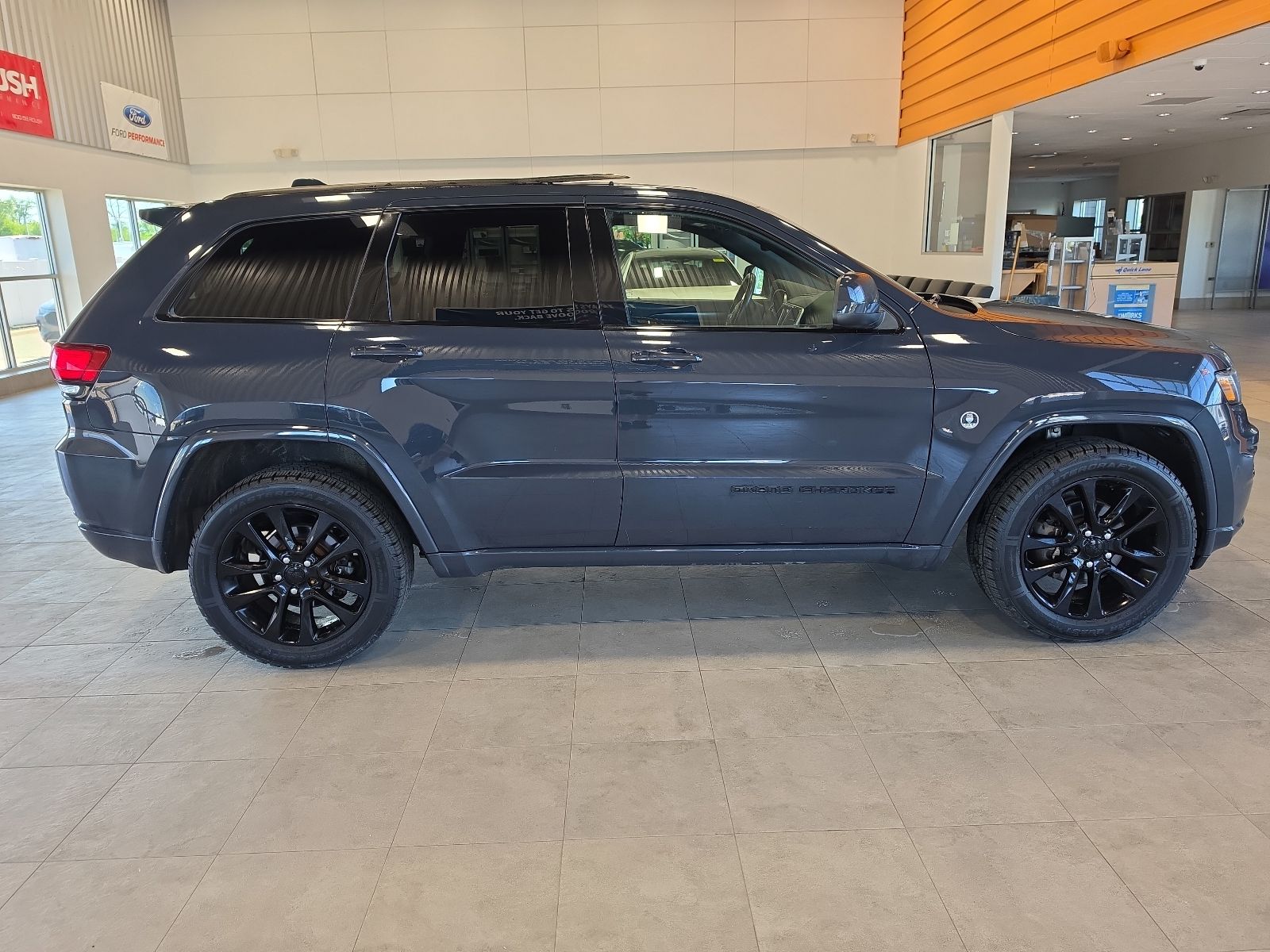 Thumbnail: 2018 Jeep Grand Cherokee - 6