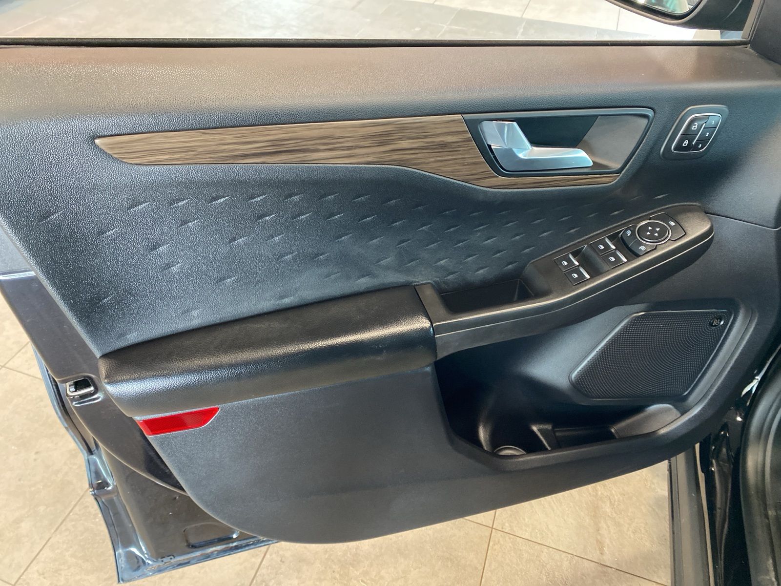 Thumbnail: 2020 Ford Escape - 17